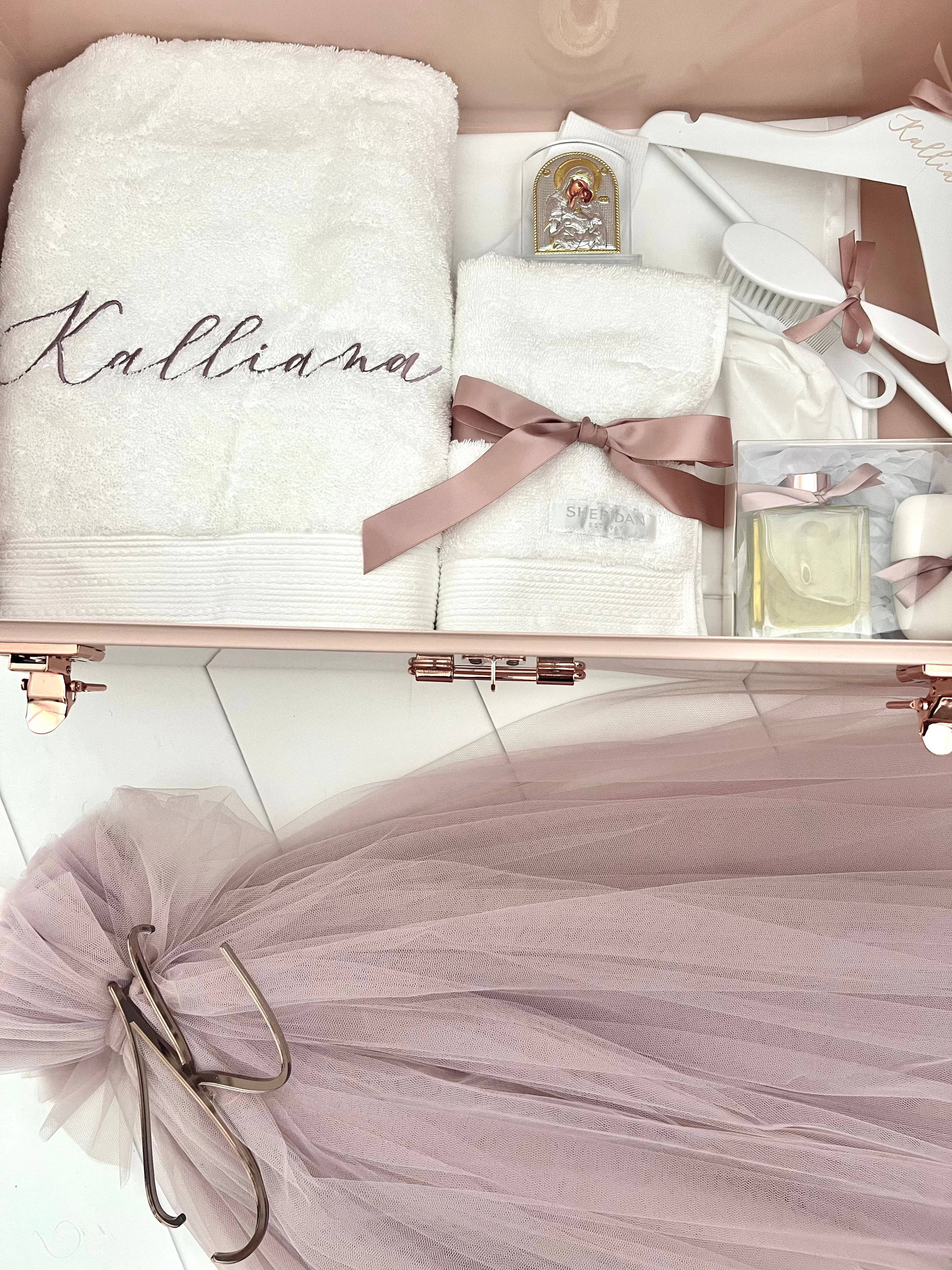 ESSENTIAL PACKAGE WITH EMBROIDERY