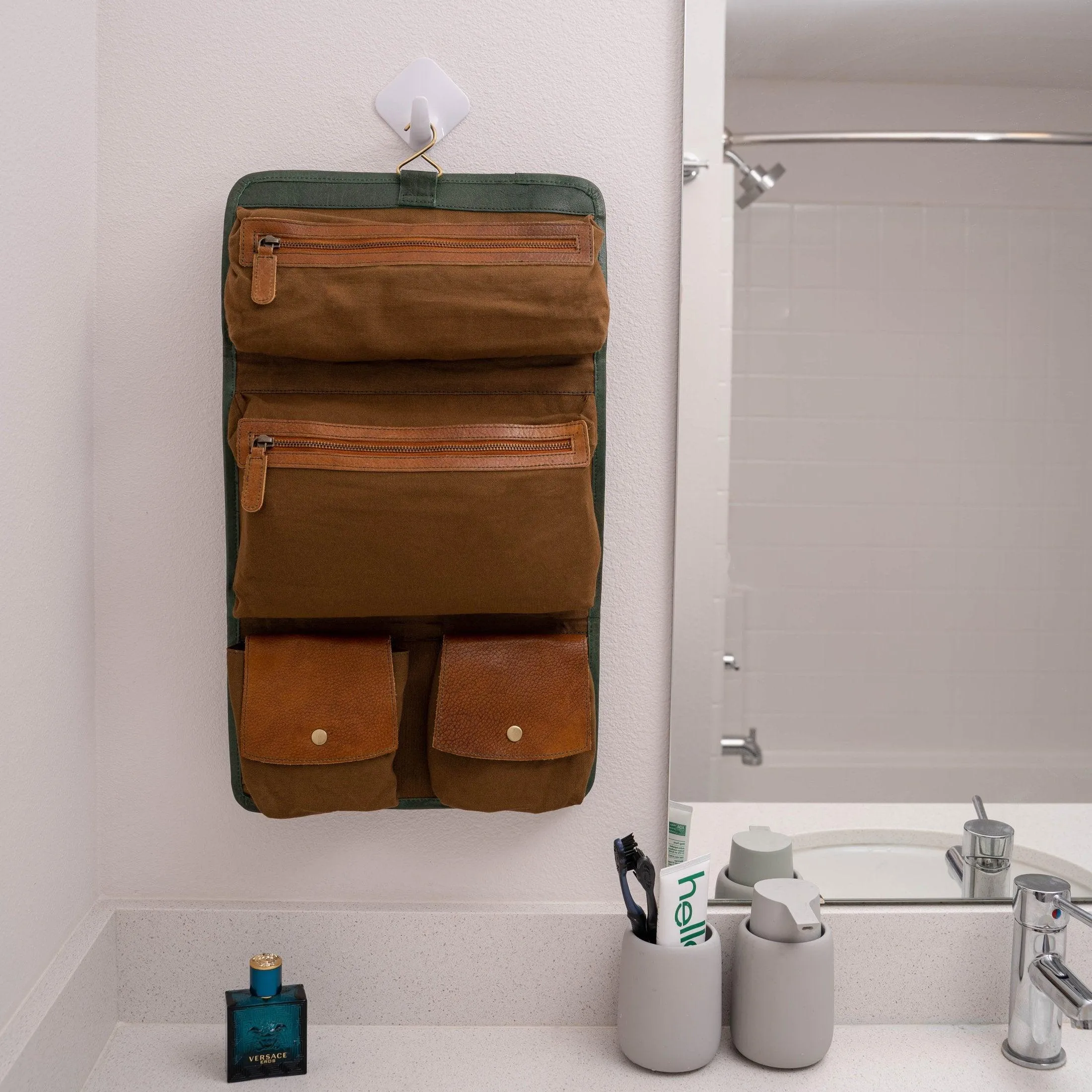 Genuine Buffalo Leather Hanging Toiletry Bag Travel Dopp Kit (Green)